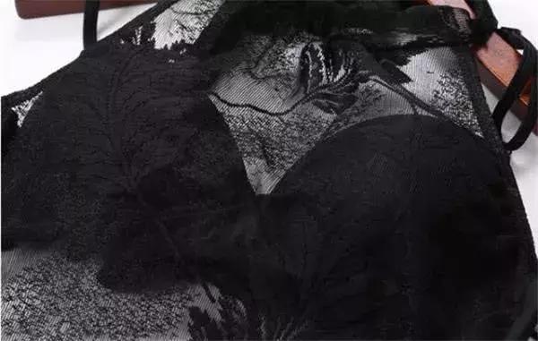 穿了泳衣下水就不会下沉吗,穿泳衣要穿怎样的内衣