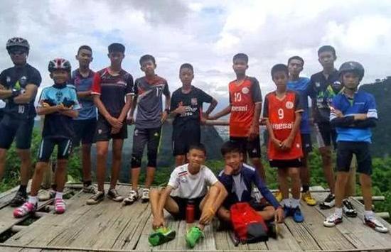 郑州女孩变废为宝,月入10万;疑妻出轨,周口男子报复情敌错杀村民