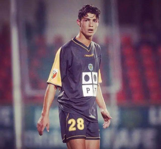 克里斯蒂亚诺罗纳尔多世界第一,克里斯蒂罗纳尔多多斯桑托斯