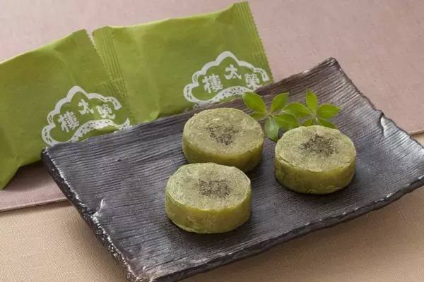 买东西就给摸头的柴犬，日本百年老店也很萌