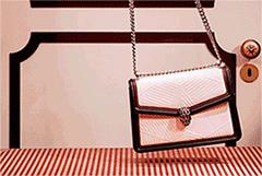 一眼假的宝格丽“蛇头包”我劝你还是别背了~