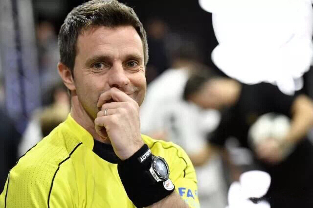 世界杯裁判没有戴手表,世界杯裁判戴什么手表