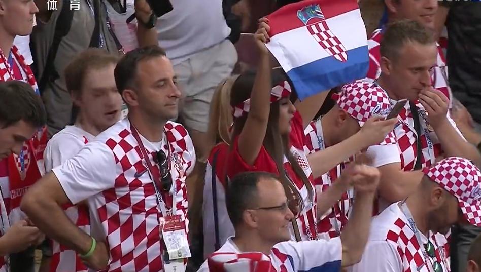 克罗地亚红衣女球迷,克罗地亚女球迷视频
