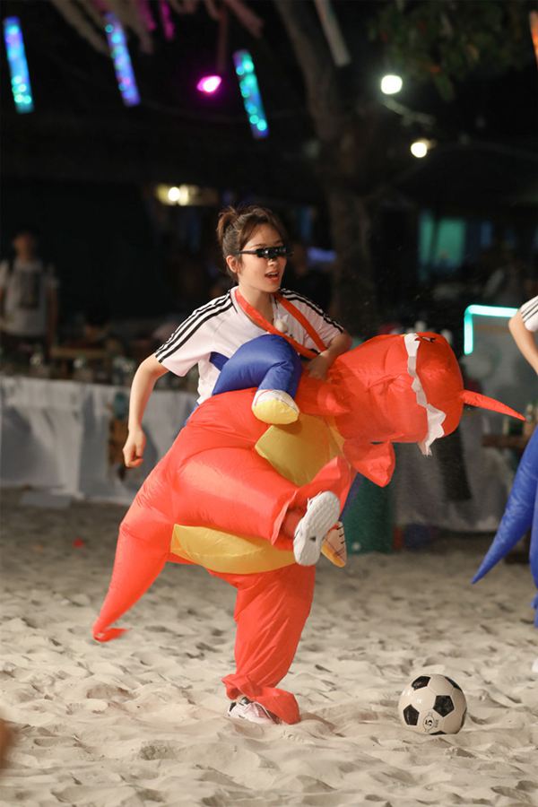 高能少年团王俊凯飞踢,高能少年团王俊凯杨紫雪地