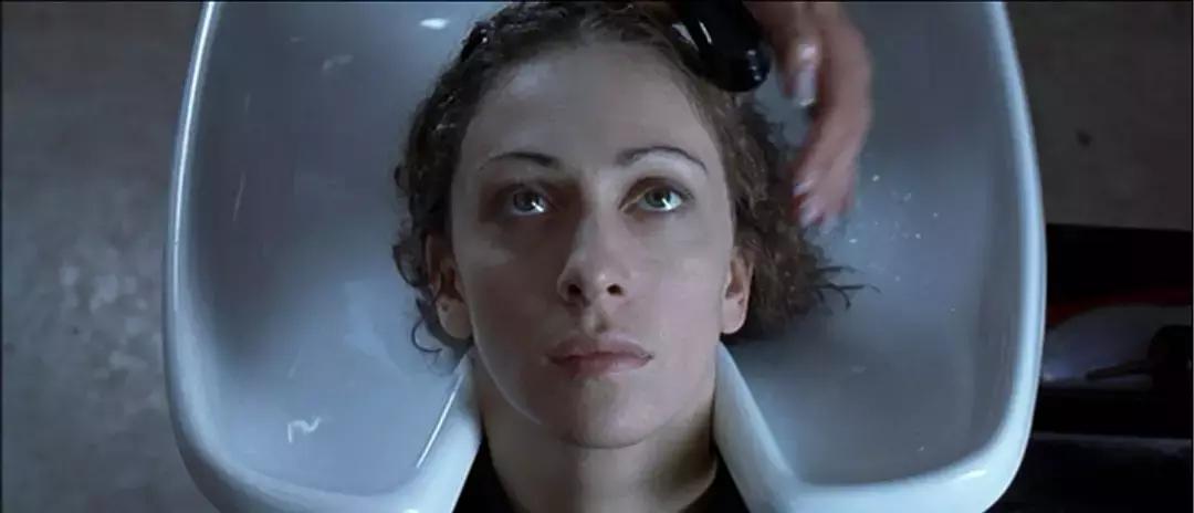 《西西里的美丽传说》导演最被低估的电影，残酷得让人心凉！