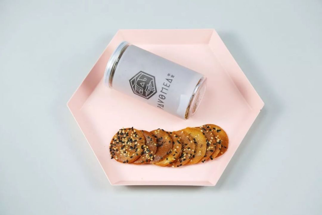 为了1000支大牌口红，我走进了一家明星网红店