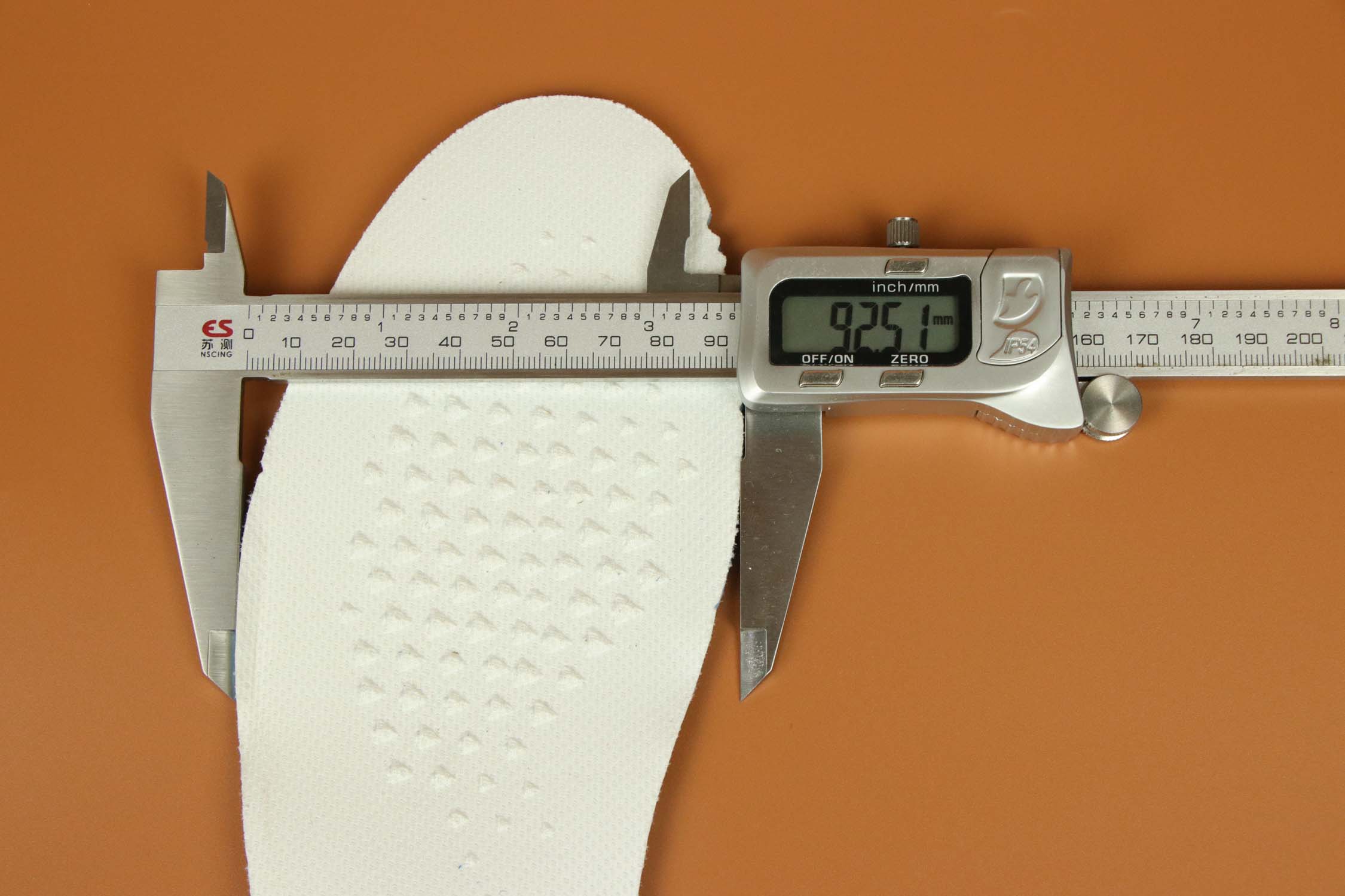 aj球鞋第一款,AJ1球鞋推荐