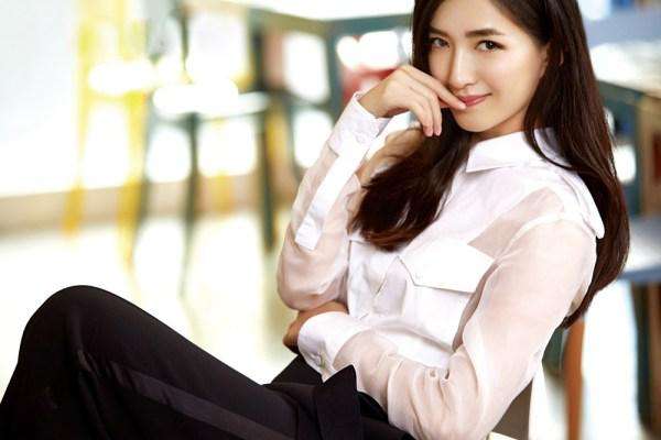 江疏影新戏路人脸美开挂,江疏影晒18岁高考证件照