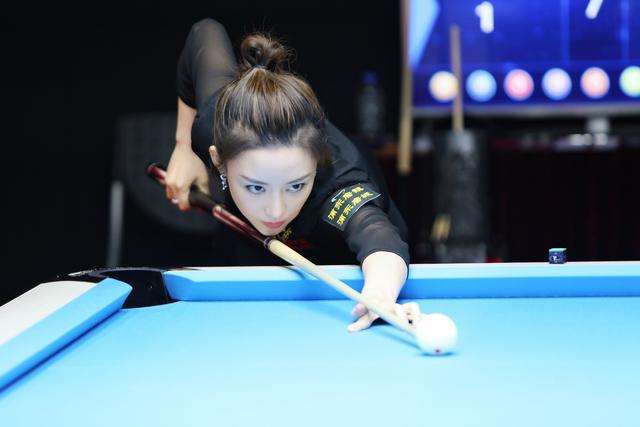 女子九球潘晓婷照片,潘晓婷足球运动员