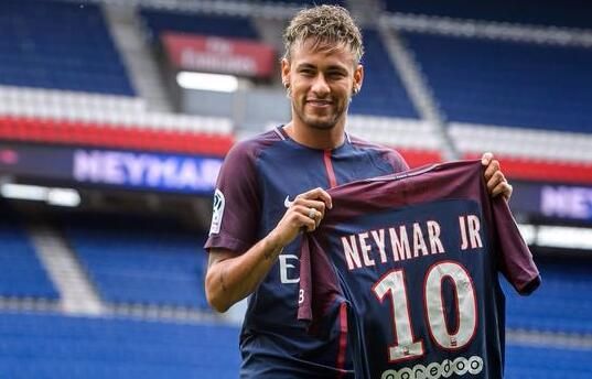 尤文冒险买C罗亏吗？加盟仅24小时卖52万件球衣，完爆内马尔