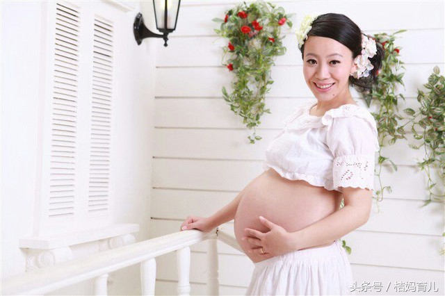 孕32周羊水破了还有点血,孕32周羊水早破保胎4天有淡红色血