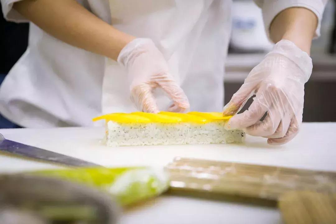 现在最火的网红寿司专门店,最近很火的网红寿司店