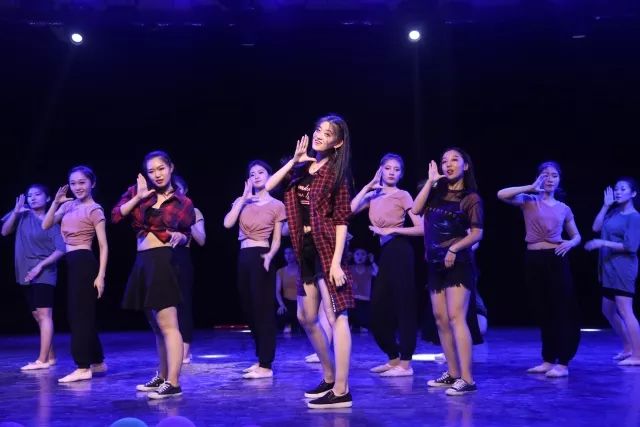 时光倒流你还会选择现在的生活吗,如果时光倒流你会选择来这里吗