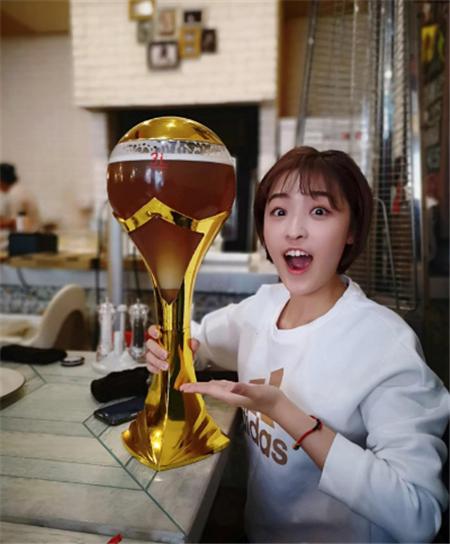 杨茗茗主持世界杯,世界杯主持人杨茗