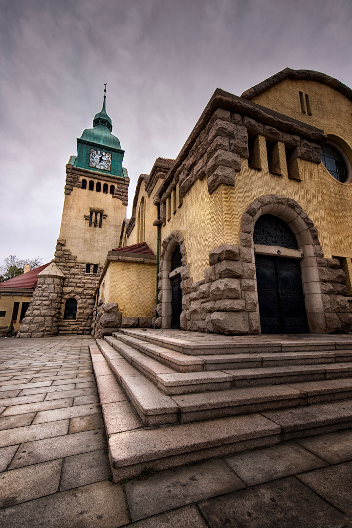 青岛属于一个什么样的城市,青岛是个怎么样的城市