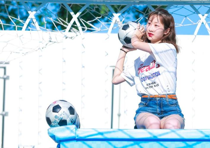 霸屏杭州人民朋友圈，下沙奥特莱斯“抖in足球狂欢”清凉来袭！