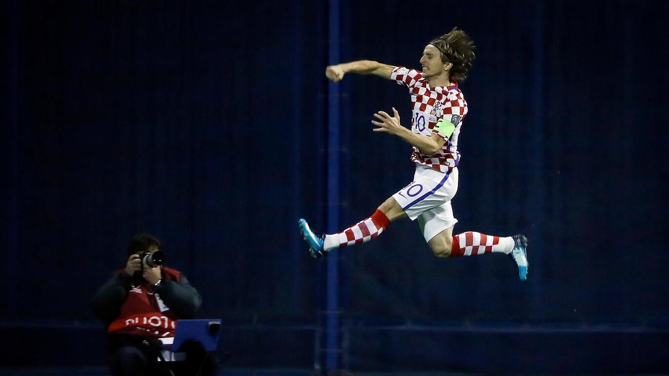 如果克罗地亚夺冠，她会在萨格勒布街头敞胸欢庆吗？