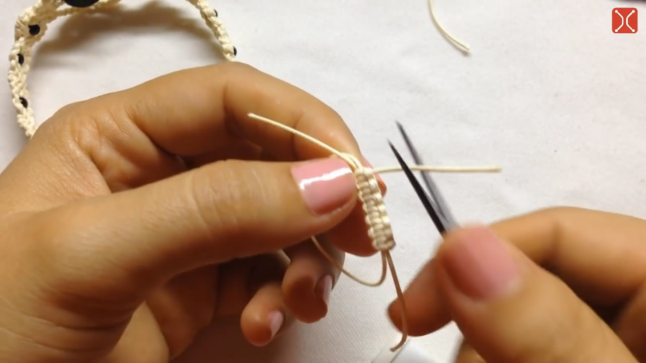 新款925银光面简约手工编织手链,红绳手链100种编织教程完整视频