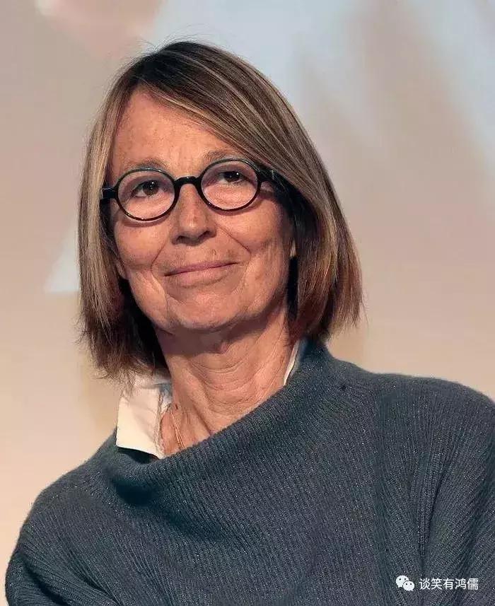 马克龙革命作品,马克龙足球