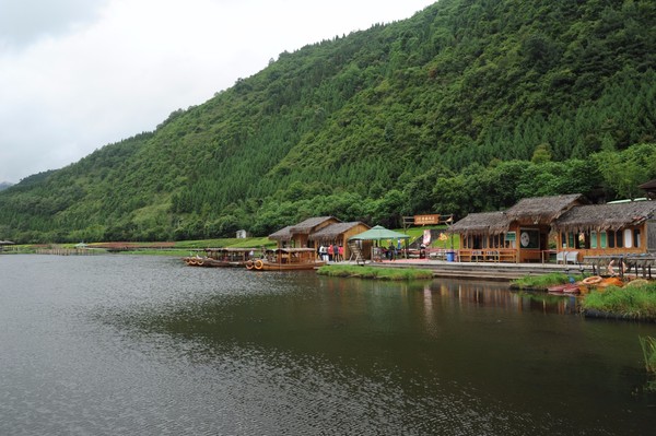 腾冲凤凰宝集泡温泉,腾冲民宿泡温泉推荐