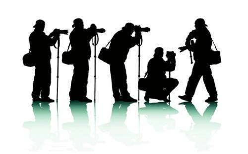 新闻学和传播学是一个专业嘛,新闻学和传播学的区别