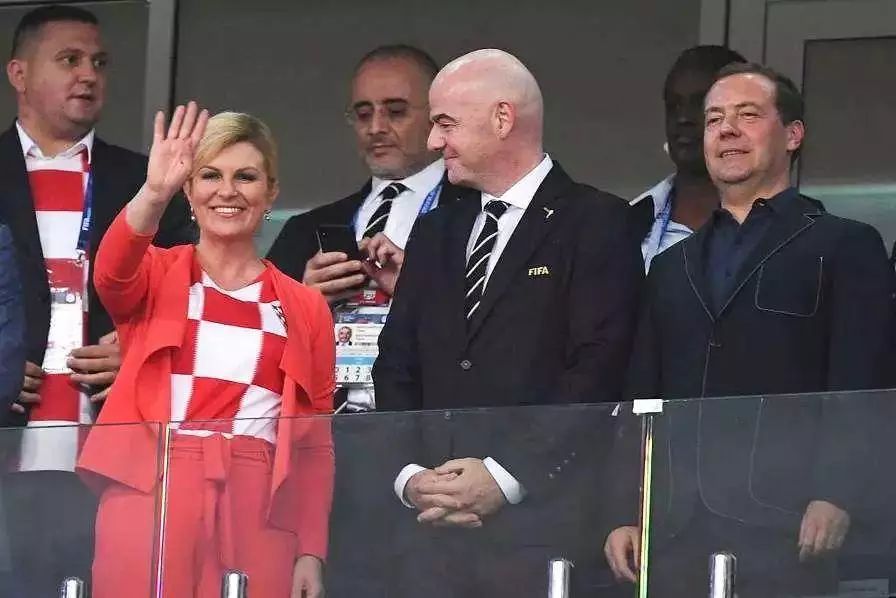 世界杯法国夺冠后狂欢,世界杯法国夺冠2006