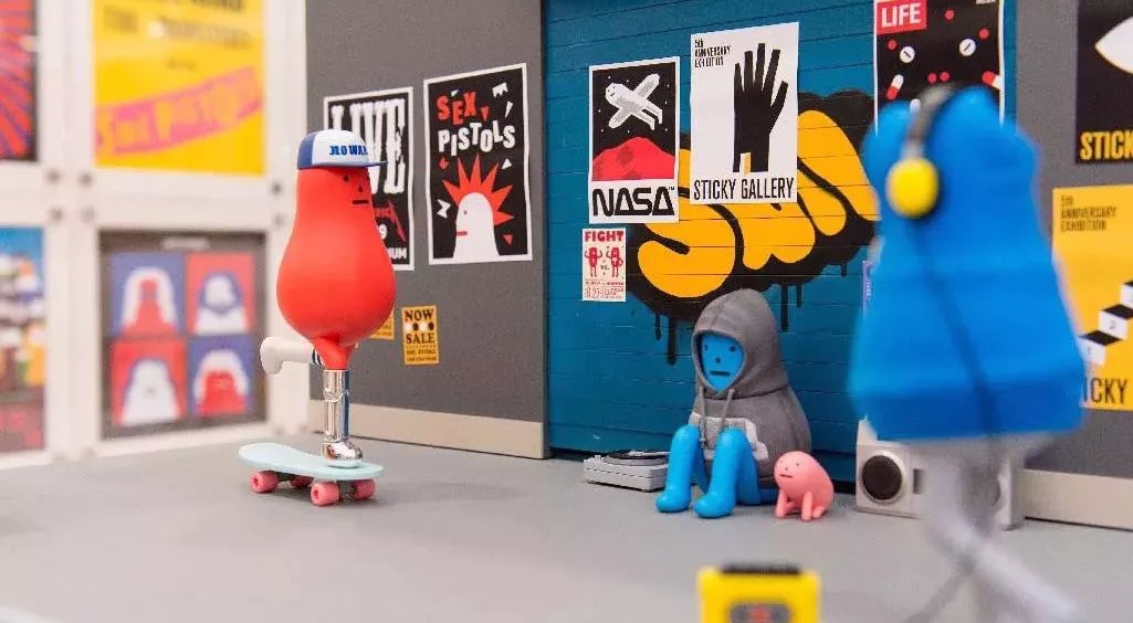 用IP场景创造消费力，内地首个“黏黏怪物研究所”登陆魔都！