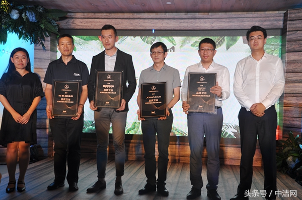 沐浴新体验智能控温淋浴头,高端的花洒沐浴体验