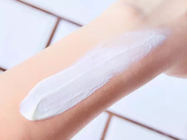 油性皮肤用什么防晒霜晒不黑,晒不黑需要防晒衣