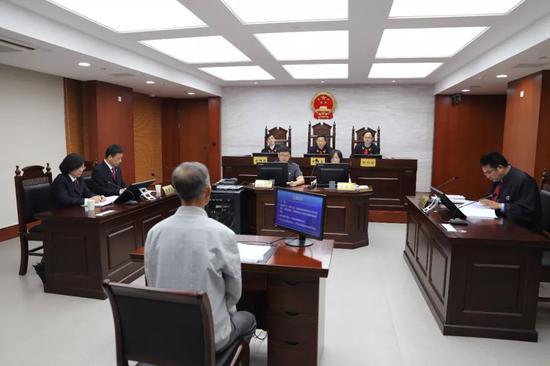 男子出狱再因诈骗罪获刑会判几年,获赔700万后被判诈骗罪获刑12年