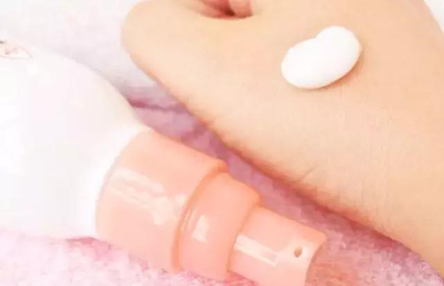 油性皮肤夏天适合用什么水乳,夏天最好用的水乳干皮