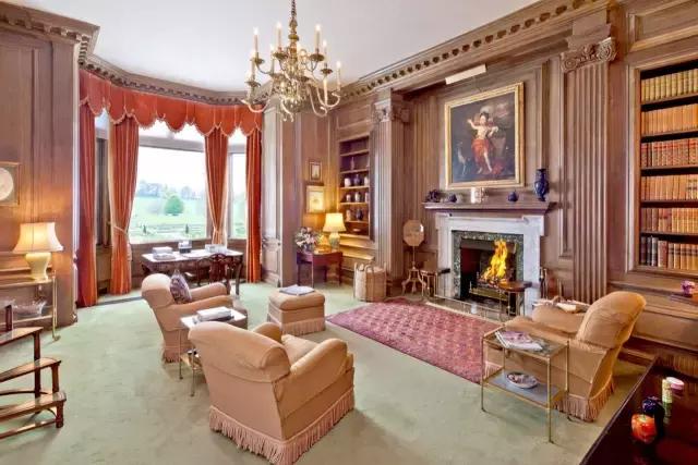 c罗和梅西的家,c罗梅西贝克汉姆豪宅对比