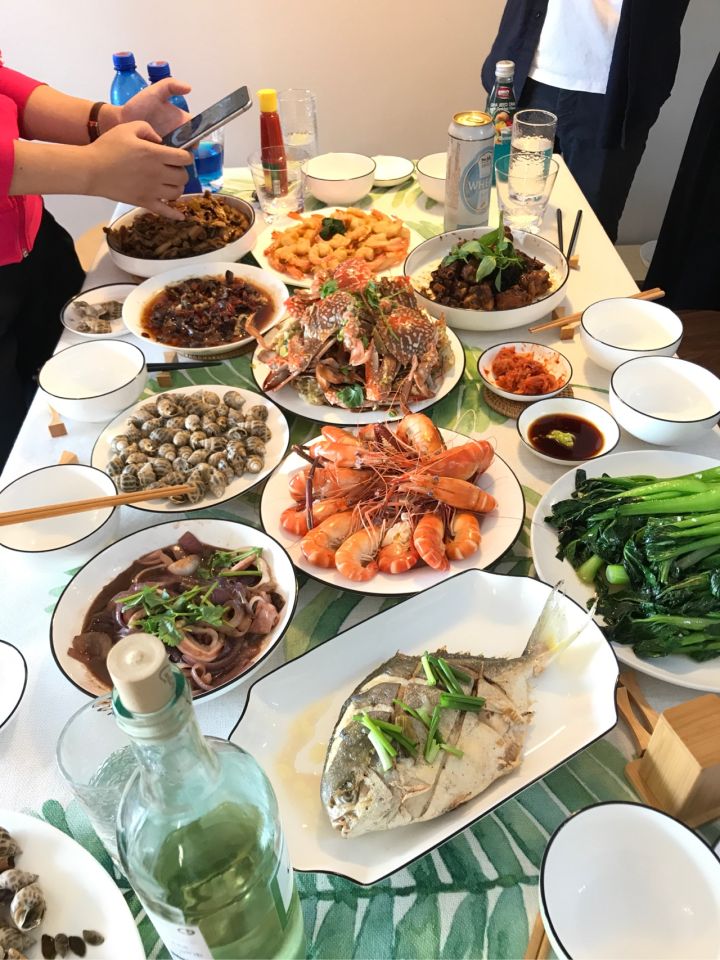 全屋实木家具布置 (家里装修设计实木家具)