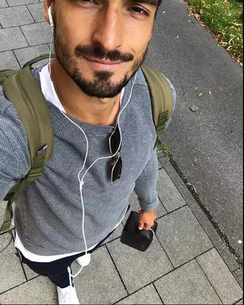 如果法国队夺冠会穿黑袍吗,法国足球队能否再夺世界杯