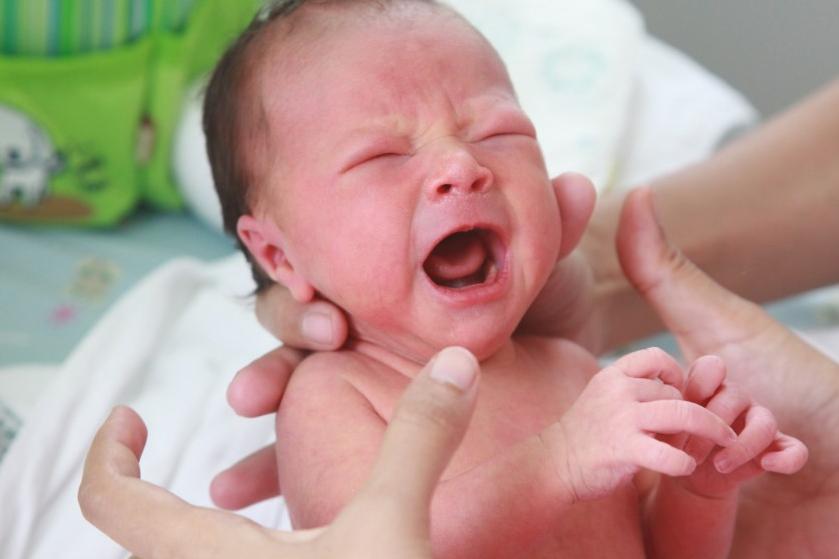 出生一周的新生儿注意事项,新生儿出生第一个月这八点要注意