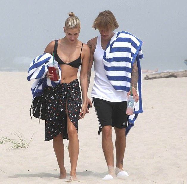 haileybieber秀戒指,justinbieber海莉钻戒