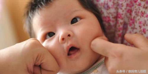 宝宝特别胖是因为过度喂养吗,宝宝特别抗拒把屎把尿怎么办