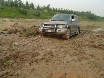 汽修揭秘小妙招,汽车陷入泥坑出不来咋办