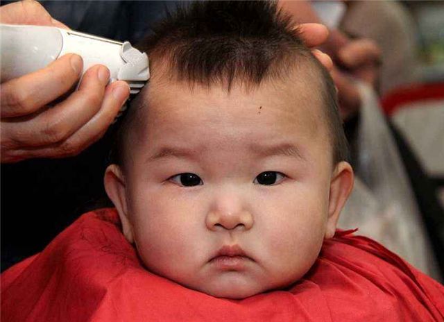 为什么孩子特别害怕理发,为什么宝宝这么害怕理发