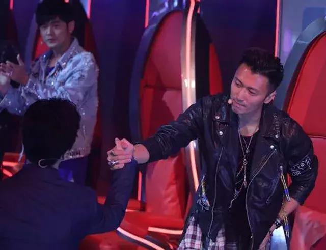 谢霆锋批韩风,谢霆锋当音乐导师选手唱出神曲