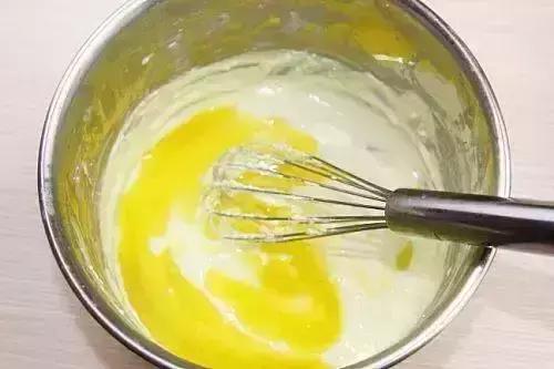 巴斯特乳酪蛋糕开裂是怎么回事,轻乳酪蛋糕为什么要裂口