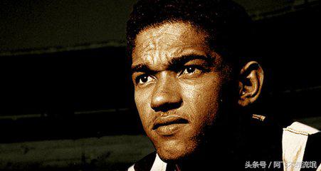 足坛历史十大巨星排名,足坛现役十大巨星排名