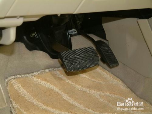 为什么自动挡挂d挡后不显示挡位,自动挡的车行驶中挂n挡会怎么样