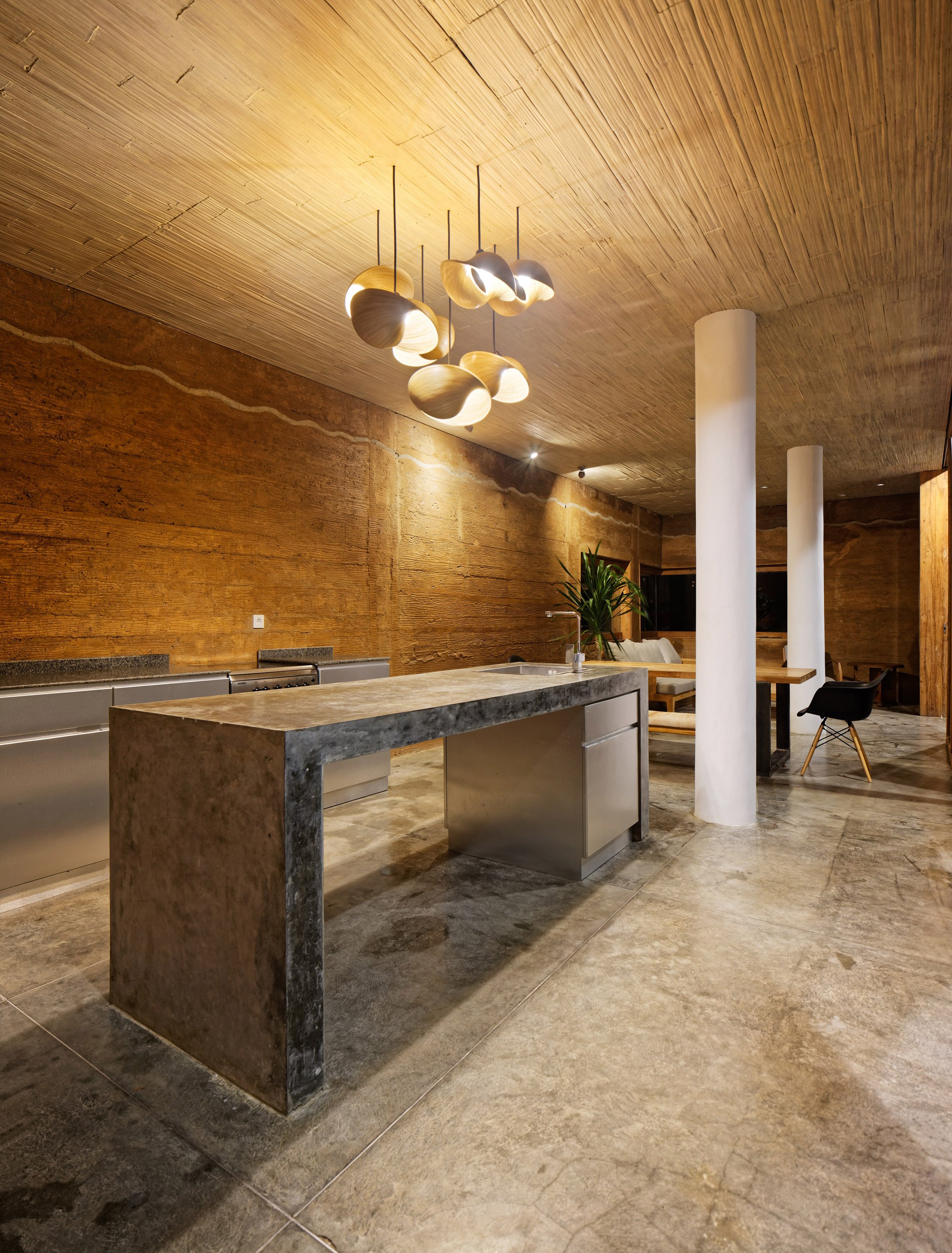 脑洞大开创意十足的集装箱改造,集装箱顶部做阳台