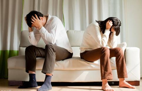 分手需谨慎！一男子喝下前女友买的饮料睡醒后居然少了根手指头！