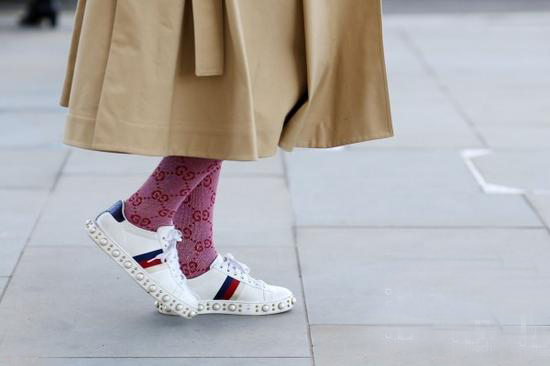 鏉ㄥ箓鎴氳枃閮藉湪绌跨殑绉嬪啲鐖嗘,鎴氳枃鏉ㄥ箓鍚屾琚滃瓙