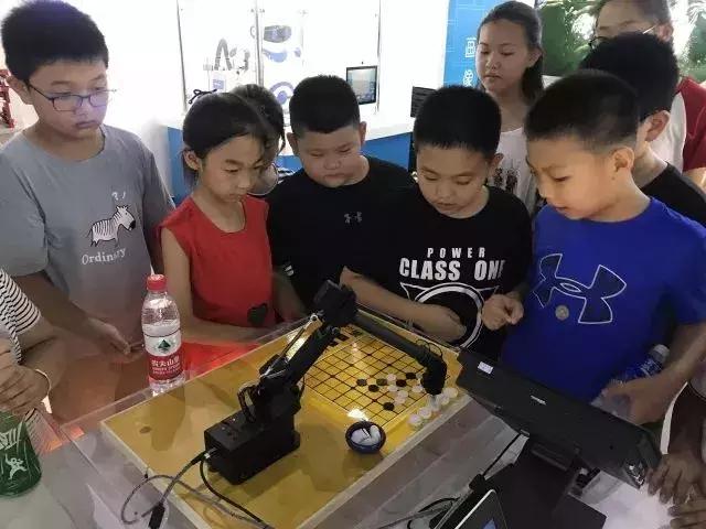 新年度主题教育实践活动,多彩活动丰富青少年假期生活