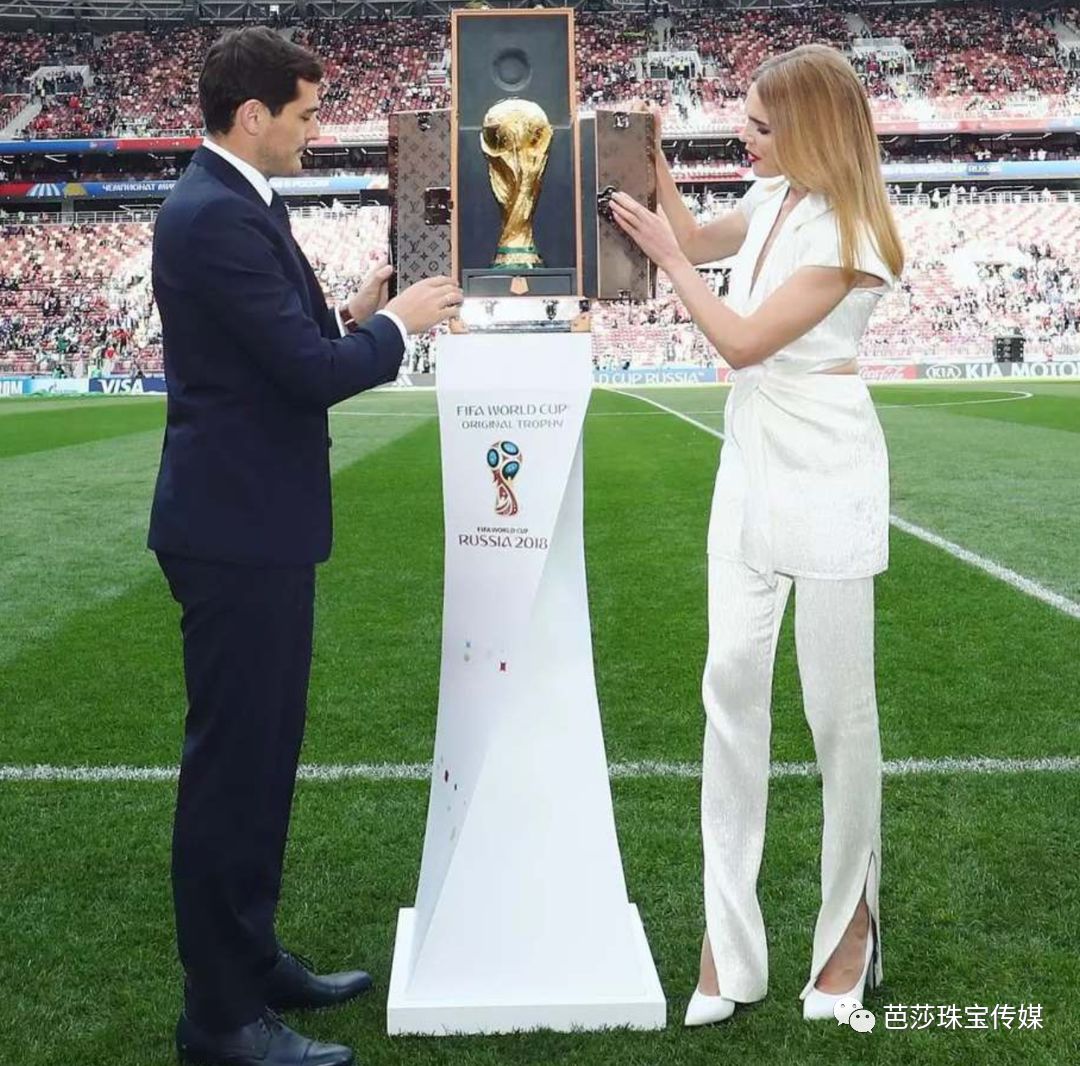 大力神杯丢失之谜,大力神杯上的祖母绿