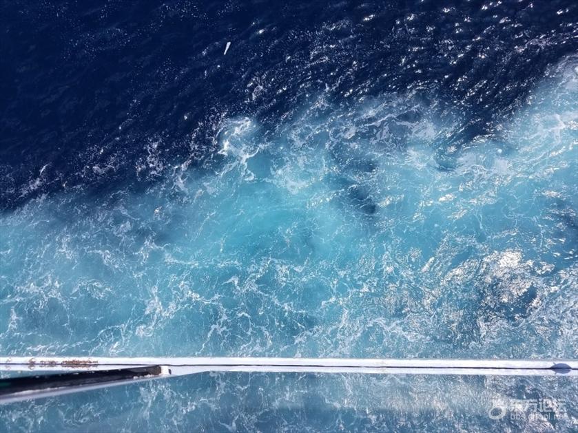坐奢华游轮什么感受？房间就像漂在海上量子号游记！