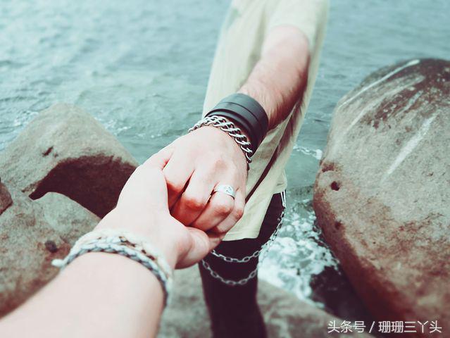牵手旅行照片怎么拍,出门旅游情侣照怎么拍好看
